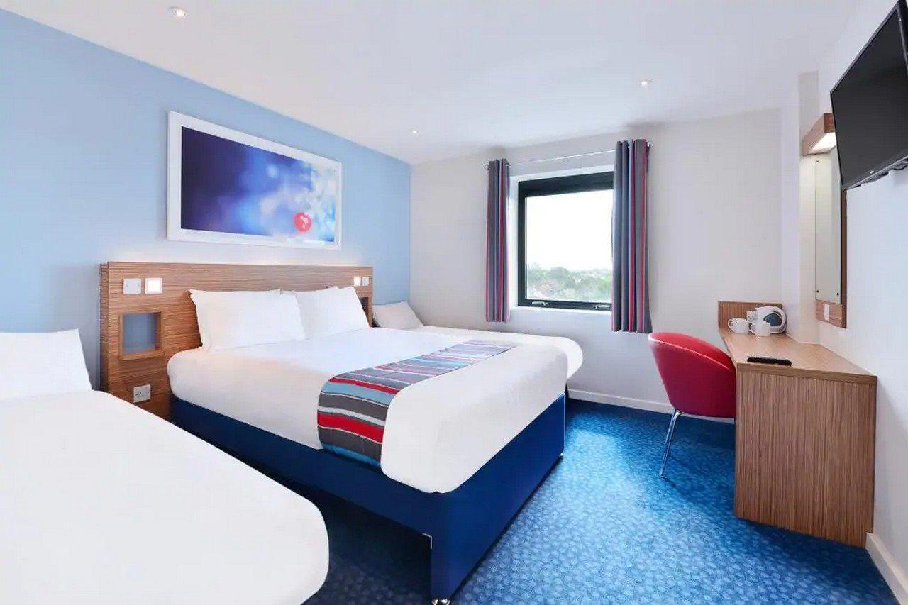 Travelodge Cardiff Central Exterior photo
