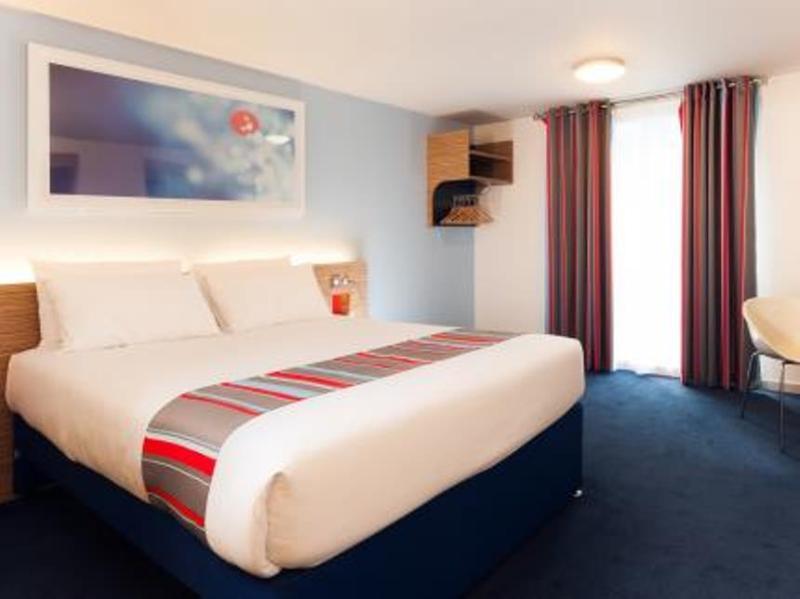 Travelodge Cardiff Central Exterior photo